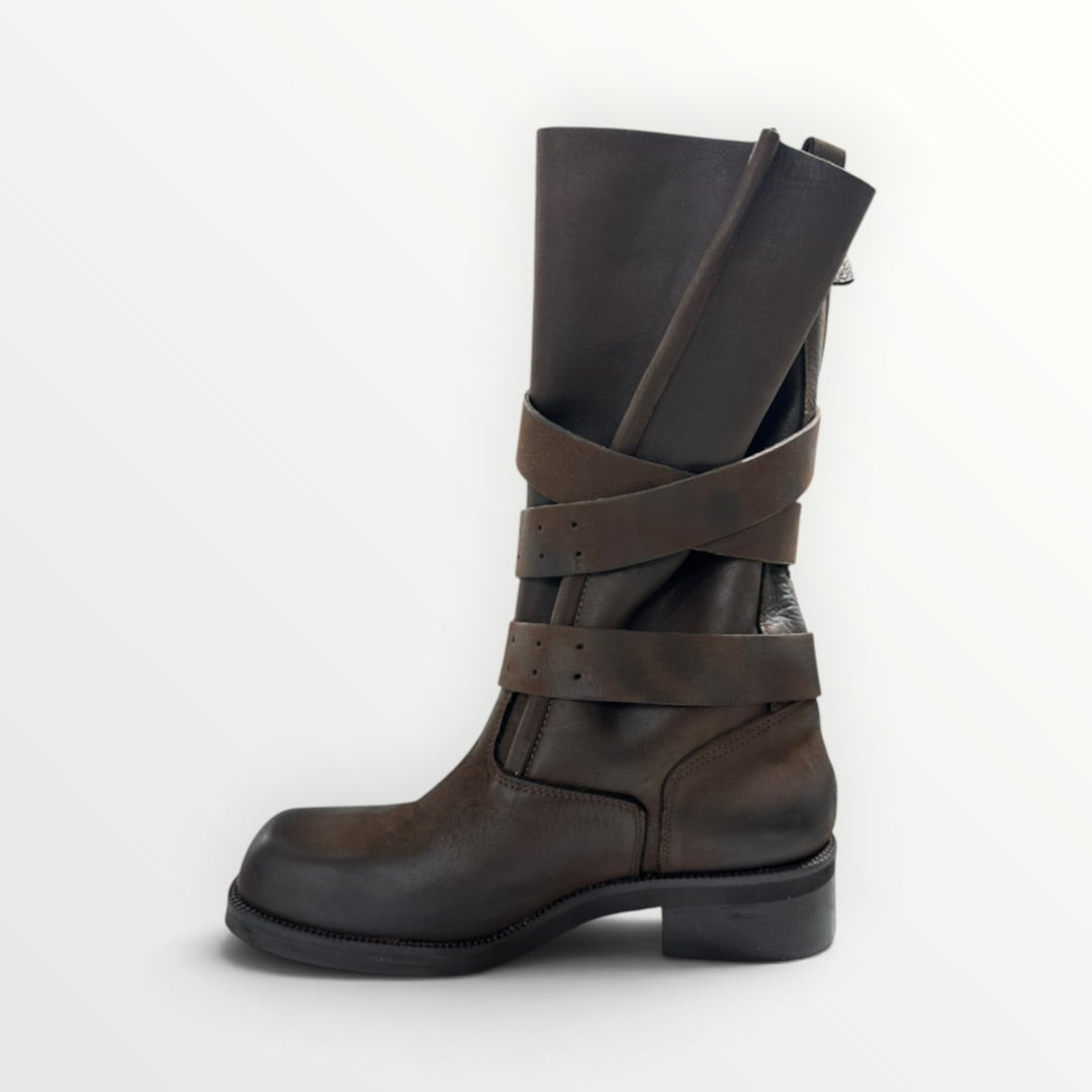 DIVINE FOLLIE - STIVALE CON FASCE E FIBBIE REGOLABILI