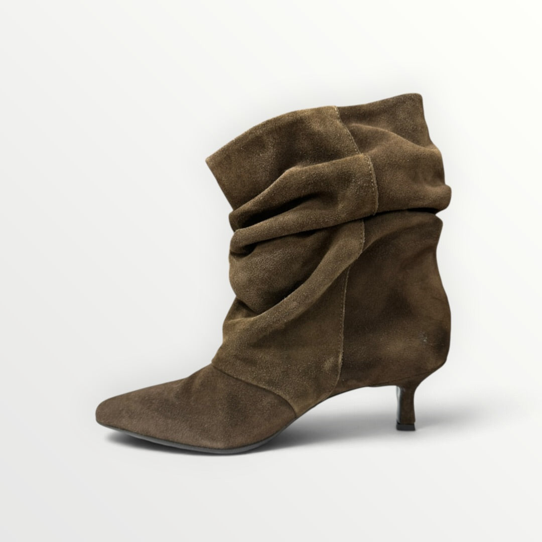 DIVINE FOLLIE - STIVALETTO SCAMOSCIATO GAMBALE MORBIDO