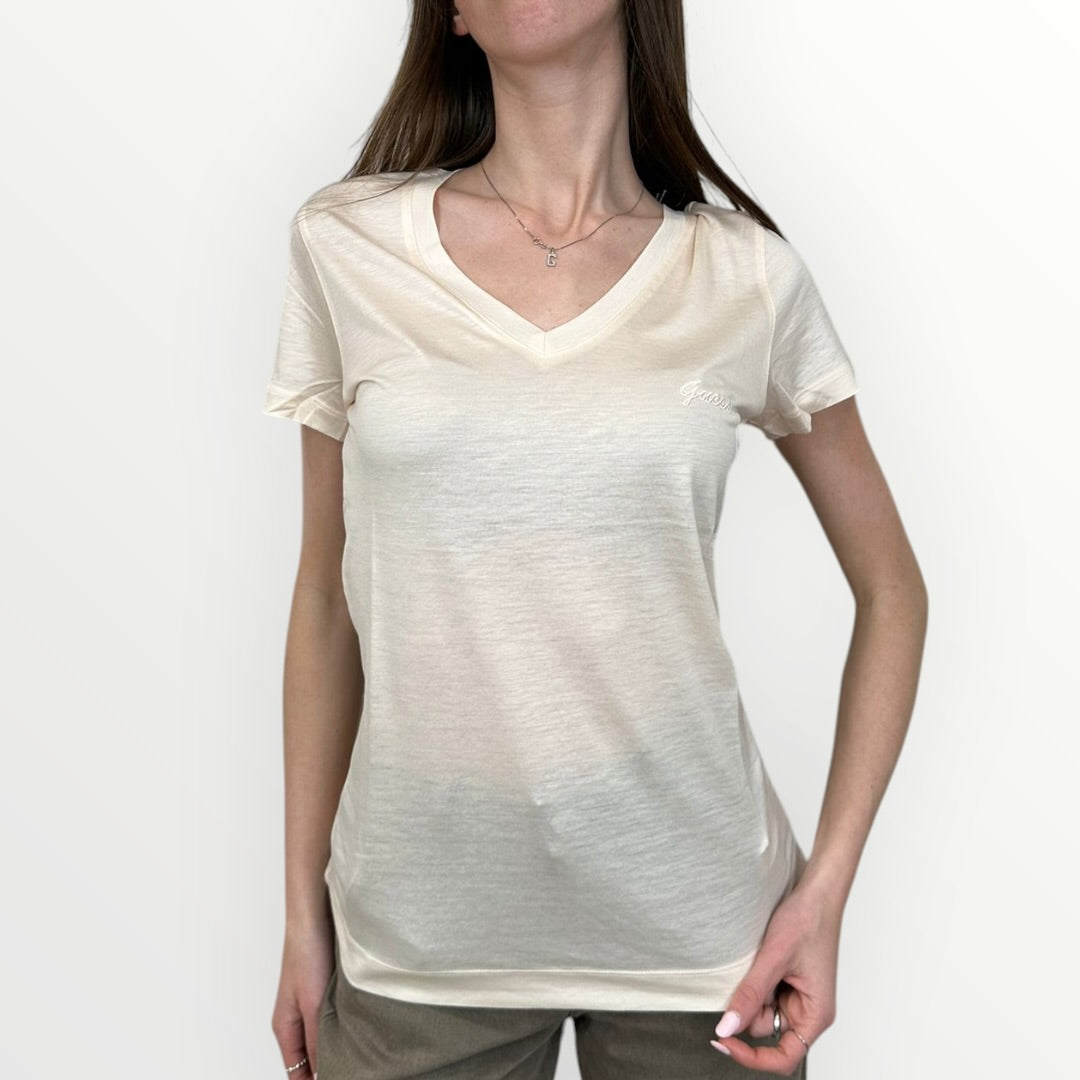 GUESS - T-SHIRT SEMPLICE CON LOGO SCOLLO A V